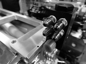 Enderle or Carbon Hat  Distribution Block Mounting Plate mounts to Rear of All Known Hat Injectors